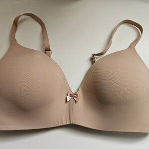 La Vie En Rose Wireless Bra, Size 36D